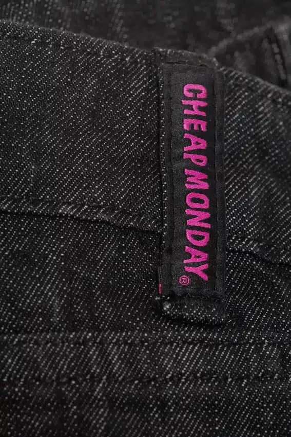 Vaqueros holgados de cintura regular Poser – Lavado negro extra | Cheap Monday GB Vaqueros holgados de cintura regular Poser – Lavado negro extra | Cheap Monday GB
