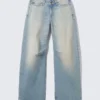 Vaqueros holgados de corte oblicuo y cintura baja – Barrel azul puerto – Azul claro Vaqueros holgados de corte oblicuo y cintura baja – Barrel azul puerto – Azul claro