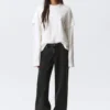 Vaqueros holgados de talle bajo con bajo ancho – Elegie Black – Negro