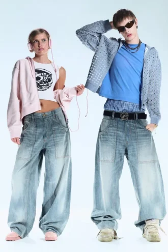 vaqueros holgados de talle bajo y corte barrel dunno unisex azul nublado azul medio cheap monday gb 1 330x495 - Vaqueros holgados de talle bajo y corte Barrel Dunno Unisex - Azul nublado - Azul medio | Cheap Monday Gb