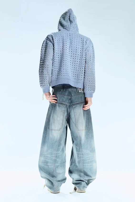 Vaqueros holgados de talle bajo y corte Barrel Dunno Unisex – Azul nublado – Azul medio | Cheap Monday Gb Vaqueros holgados de talle bajo y corte Barrel Dunno Unisex – Azul nublado – Azul medio | Cheap Monday Gb