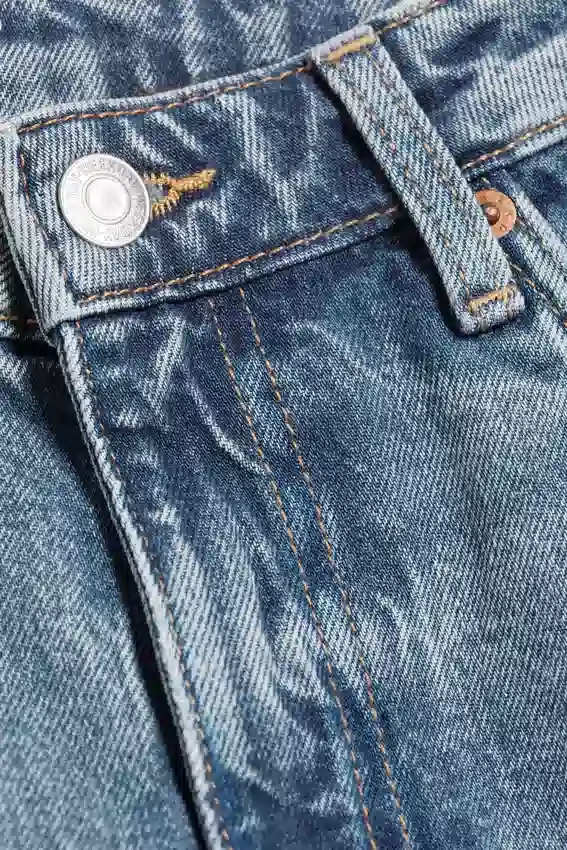 Vaqueros holgados de talle bajo y corte recto para mujer – Blue Horses – Azul medio Vaqueros holgados de talle bajo y corte recto para mujer – Blue Horses – Azul medio