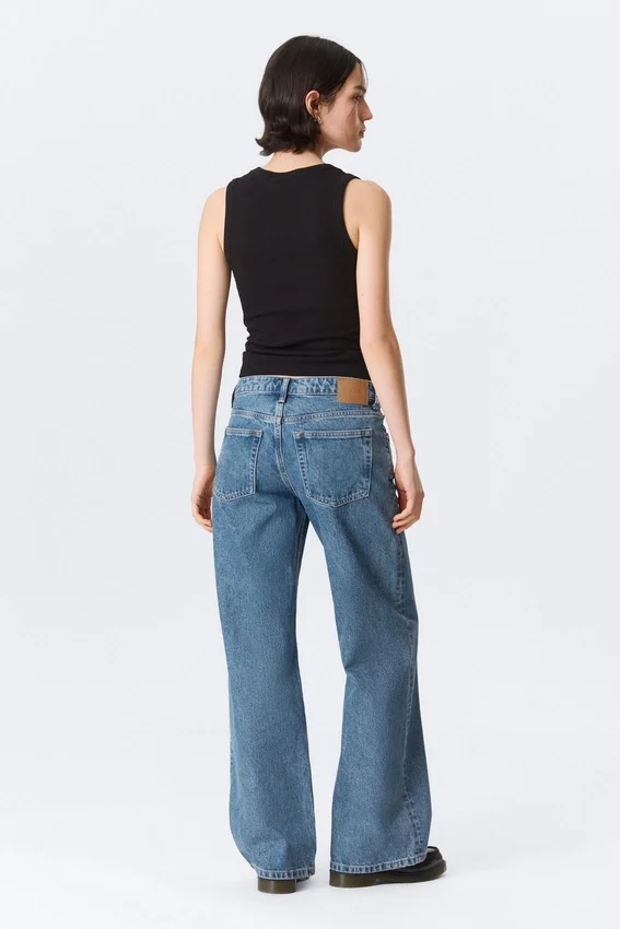 Vaqueros Imoo de talle bajo, holgados y de corte ancho – Azul 90S – Azul medio Vaqueros Imoo de talle bajo, holgados y de corte ancho – Azul 90S – Azul medio