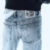 Vaqueros Issue de cintura baja, corte ajustado y pierna cónica – Azul estadounidense – Azul claro | Cheap Monday GB Vaqueros Issue de cintura baja, corte ajustado y pierna cónica – Azul estadounidense – Azul claro | Cheap Monday GB