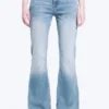 Vaqueros Katsumi de talle bajo, corte ajustado y pernera acampanada – Climb Blue – Azul claro Vaqueros Katsumi de talle bajo, corte ajustado y pernera acampanada – Climb Blue – Azul claro