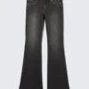 Vaqueros Katsumi de talle bajo, corte ajustado y pernera acampanada – Negro fantasma – Negro Vaqueros Katsumi de talle bajo, corte ajustado y pernera acampanada – Negro fantasma – Negro