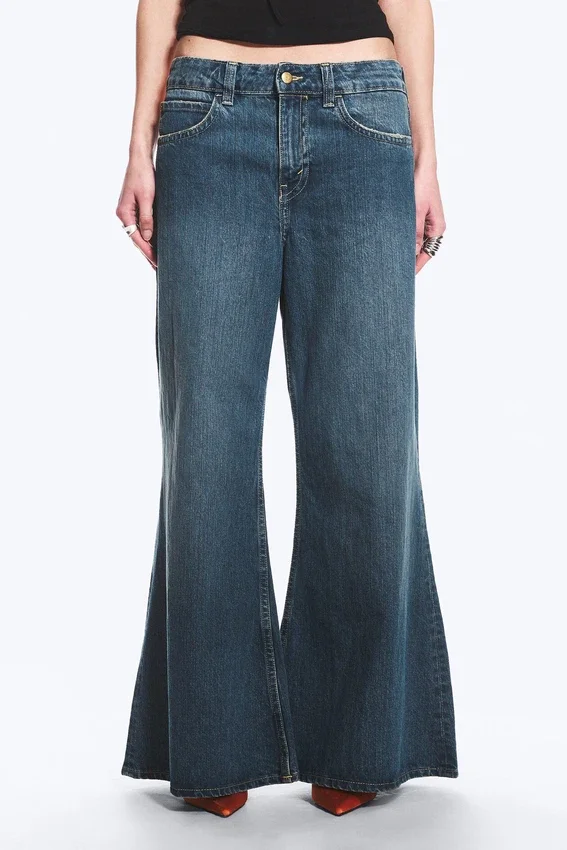 Vaqueros Loosy Lucie de talle bajo, corte recto y pernera acampanada – Azul mar – Azul medio | Cheap Monday GB Vaqueros Loosy Lucie de talle bajo, corte recto y pernera acampanada – Azul mar – Azul medio | Cheap Monday GB