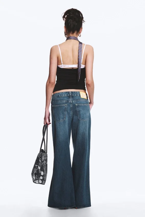 Vaqueros Loosy Lucie de talle bajo, corte recto y pernera acampanada – Azul mar – Azul medio | Cheap Monday GB Vaqueros Loosy Lucie de talle bajo, corte recto y pernera acampanada – Azul mar – Azul medio | Cheap Monday GB