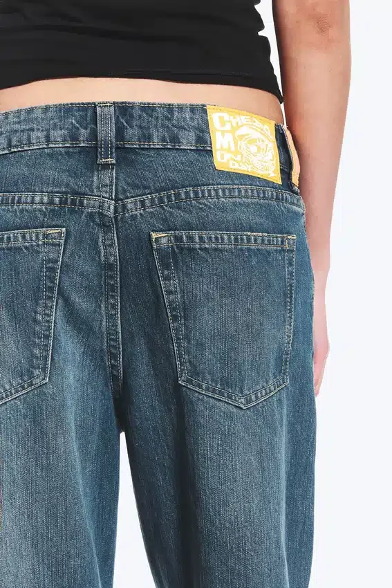 Vaqueros Loosy Lucie de talle bajo, corte recto y pernera acampanada – Azul mar – Azul medio | Cheap Monday GB Vaqueros Loosy Lucie de talle bajo, corte recto y pernera acampanada – Azul mar – Azul medio | Cheap Monday GB