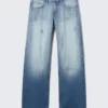 Vaqueros Messy de talle bajo, corte recto y ajuste regular – Kite Blue – Azul medio/claro | Cheap Monday GB Vaqueros Messy de talle bajo, corte recto y ajuste regular – Kite Blue – Azul medio/claro | Cheap Monday GB