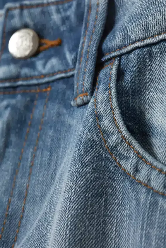Vaqueros Messy de talle bajo, corte recto y ajuste regular – Kite Blue – Azul medio/claro | Cheap Monday GB Vaqueros Messy de talle bajo, corte recto y ajuste regular – Kite Blue – Azul medio/claro | Cheap Monday GB