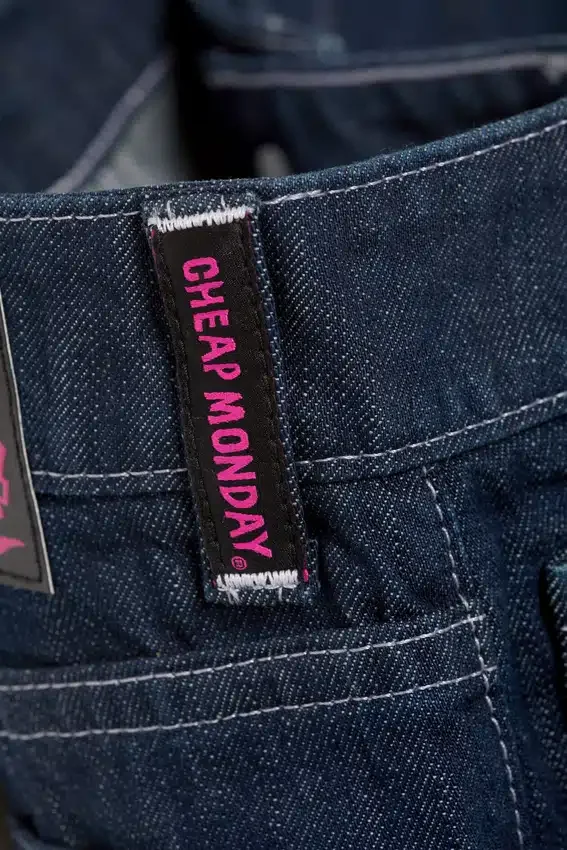 Vaqueros Messy de talle bajo, corte recto y regular – Blue Rinse – Azul oscuro | Cheap Monday Gb Vaqueros Messy de talle bajo, corte recto y regular – Blue Rinse – Azul oscuro | Cheap Monday Gb