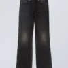 Vaqueros Moon de talle medio y corte acampanado – Deep Night – Negro Vaqueros Moon de talle medio y corte acampanado – Deep Night – Negro