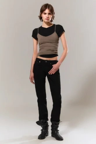 Vaqueros Neptune de talle bajo, corte ajustado y pierna recta – Lavado negro – Negro Vaqueros Neptune de talle bajo, corte ajustado y pierna recta – Lavado negro – Negro