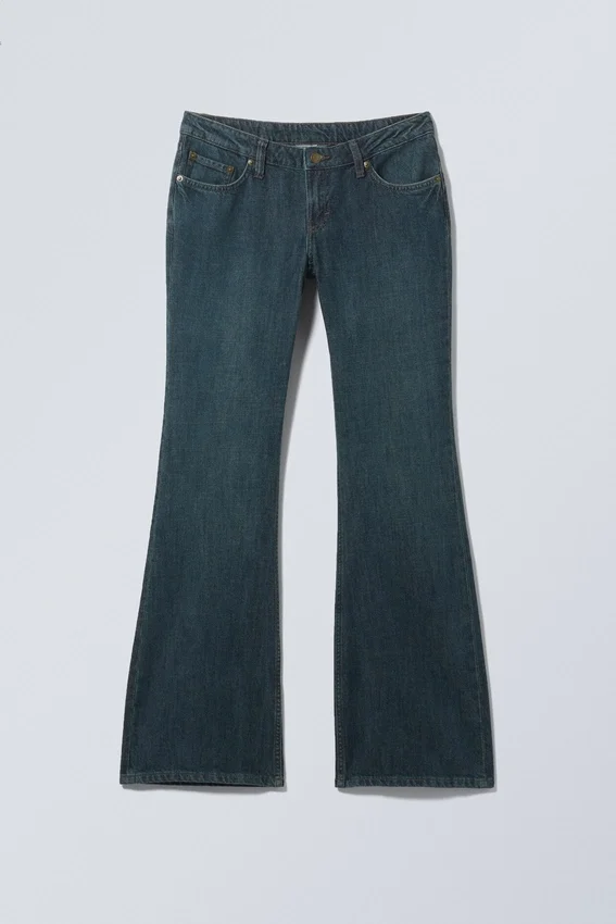 Vaqueros Nova de talle bajo, corte ajustado y acampanado – Azul lago – Azul medio Vaqueros Nova de talle bajo, corte ajustado y acampanado – Azul lago – Azul medio