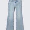 Vaqueros Nova de talle bajo, corte ajustado y acampanado – Azul lip – Azul claro Vaqueros Nova de talle bajo, corte ajustado y acampanado – Azul lip – Azul claro