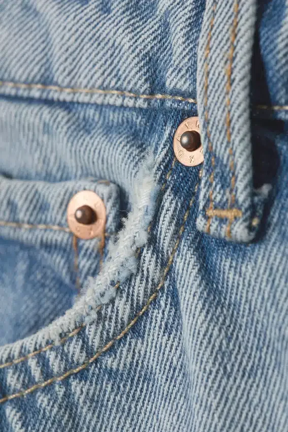 Vaqueros Nova de talle bajo, corte ajustado y acampanado – Azul lip – Azul claro Vaqueros Nova de talle bajo, corte ajustado y acampanado – Azul lip – Azul claro