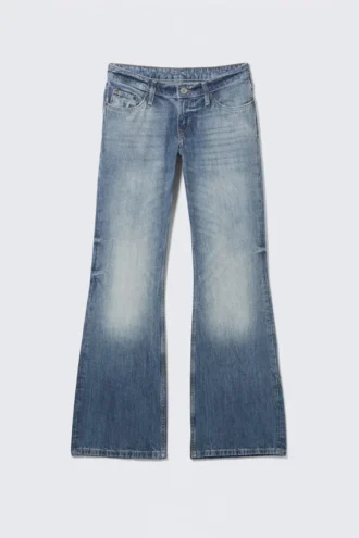 Vaqueros Nova de talle bajo, corte ajustado y acampanado – Azul tabla – Azul medio Vaqueros Nova de talle bajo, corte ajustado y acampanado – Azul tabla – Azul medio