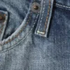 Vaqueros Nova de talle bajo, corte ajustado y acampanado – Azul tabla – Azul medio