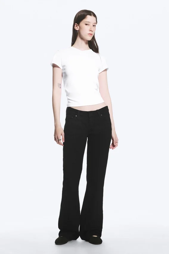 Vaqueros Nova de talle bajo, corte ajustado y acampanado – Lavado negro – Negro Vaqueros Nova de talle bajo, corte ajustado y acampanado – Lavado negro – Negro