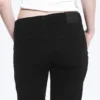 Vaqueros Nova de talle bajo, corte ajustado y acampanado – Lavado negro – Negro Vaqueros Nova de talle bajo, corte ajustado y acampanado – Lavado negro – Negro