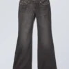 Vaqueros Nova de talle bajo, corte ajustado y acampanado – Negro ceniza – Negro Vaqueros Nova de talle bajo, corte ajustado y acampanado – Negro ceniza – Negro