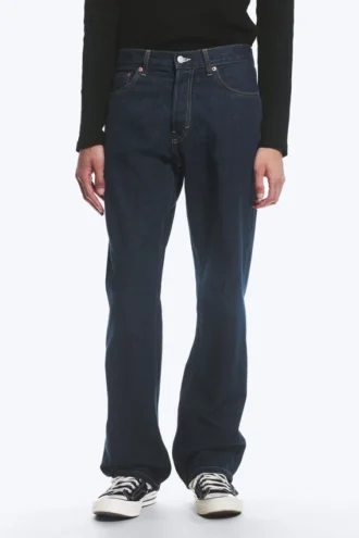 Vaqueros Orbit de talle medio, corte recto y regular – Azul descolorido Vaqueros Orbit de talle medio, corte recto y regular – Azul descolorido