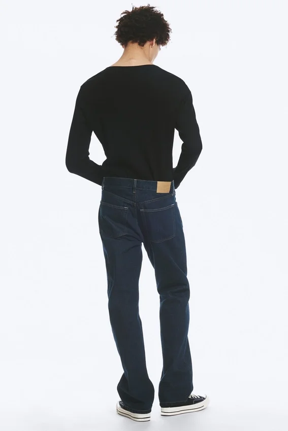 Vaqueros Orbit de talle medio, corte recto y regular – Azul descolorido Vaqueros Orbit de talle medio, corte recto y regular – Azul descolorido