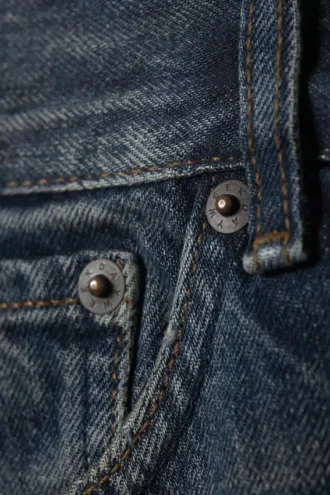 Vaqueros Orbit de talle medio y corte recto con vuelta en el bajo – Azul Báltico – Azul oscuro Vaqueros Orbit de talle medio y corte recto con vuelta en el bajo – Azul Báltico – Azul oscuro