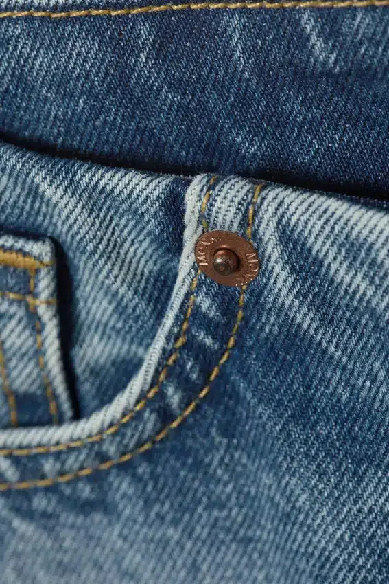 Vaqueros Paz de talle bajo sin cinturilla y pierna ancha – Blue Horses – Azul medio Vaqueros Paz de talle bajo sin cinturilla y pierna ancha – Blue Horses – Azul medio