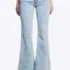 Vaqueros pitillo acampanados de talle bajo – Azul escarchado – Azul claro | Cheap Monday Gb