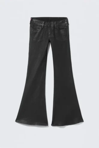 vaqueros pitillo acampanados de talle bajo con acabado recubierto negro recubierto negro cheap monday gb 1 330x495 - Vaqueros pitillo acampanados de talle bajo con acabado recubierto - Negro recubierto - Negro | Cheap Monday Gb