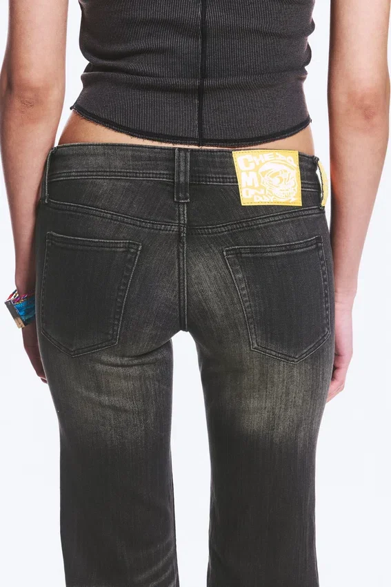 Vaqueros pitillo acampanados de talle bajo – Mostaza Negro – Negro | Cheap Monday Gb Vaqueros pitillo acampanados de talle bajo – Mostaza Negro – Negro | Cheap Monday Gb