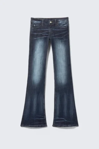 Vaqueros pitillo de talle bajo con corte acampanado – Azul Mabel – Azul oscuro | Cheap Monday Gb