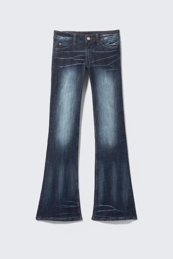 Vaqueros pitillo de talle bajo con corte acampanado – Azul Mabel – Azul oscuro | Cheap Monday Gb Vaqueros pitillo de talle bajo con corte acampanado – Azul Mabel – Azul oscuro | Cheap Monday Gb