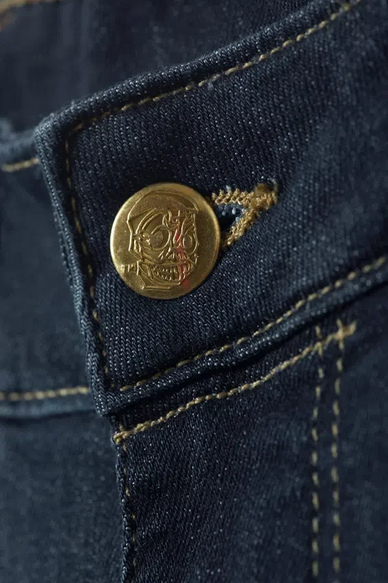 Vaqueros pitillo de talle bajo con corte acampanado Booty Bei – Azul estrella – Azul oscuro | Cheap Monday GB Vaqueros pitillo de talle bajo con corte acampanado Booty Bei – Azul estrella – Azul oscuro | Cheap Monday GB