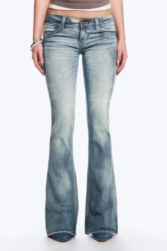 Vaqueros pitillo de talle bajo con corte acampanado Booty Bei – Azul nublado – Azul medio | Cheap Monday Gb Vaqueros pitillo de talle bajo con corte acampanado Booty Bei – Azul nublado – Azul medio | Cheap Monday Gb