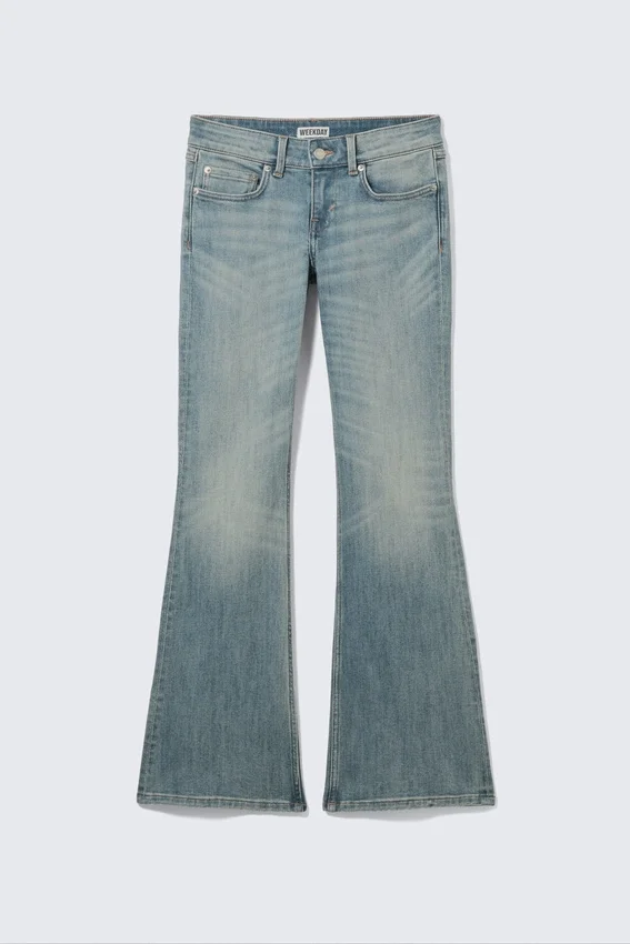 Vaqueros pitillo de talle bajo con corte acampanado – Gloria Blue – Azul medio Vaqueros pitillo de talle bajo con corte acampanado – Gloria Blue – Azul medio