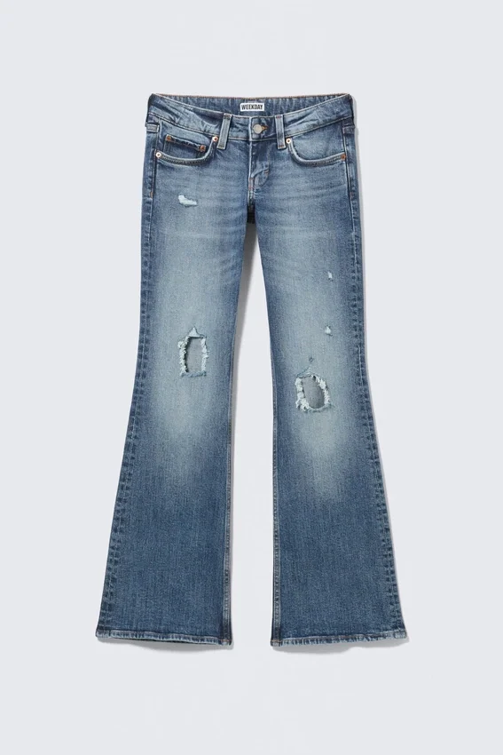 Vaqueros pitillo de talle bajo con corte acampanado y efecto desgastado – Blue Horses – Azul medio Vaqueros pitillo de talle bajo con corte acampanado y efecto desgastado – Blue Horses – Azul medio