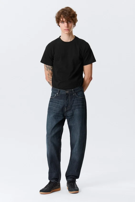 Vaqueros Ray de talle medio, corte holgado y pierna cónica – Azul mar profundo – Azul oscuro Vaqueros Ray de talle medio, corte holgado y pierna cónica – Azul mar profundo – Azul oscuro