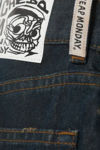 vaqueros rectos holgados de talle regular azul soul azul oscuro cheap monday gb 2 330x495 - Vaqueros rectos holgados de talle regular - Azul Soul - Azul oscuro | Cheap Monday Gb