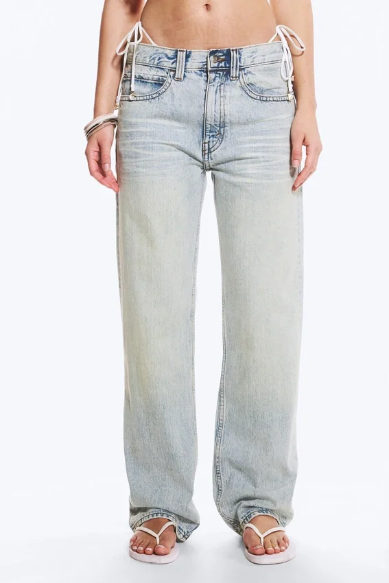 Vaqueros rectos unisex de talle bajo Anti – Azul claro | Cheap Monday GB Vaqueros rectos unisex de talle bajo Anti – Azul claro | Cheap Monday GB