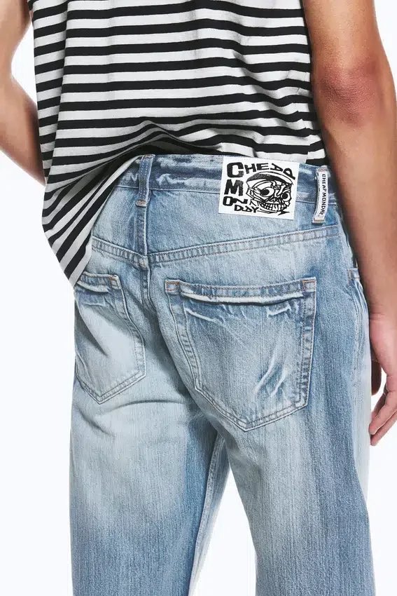 Vaqueros rectos unisex de talle bajo Anti – Blue Moon – Azul claro | Cheap Monday GB Vaqueros rectos unisex de talle bajo Anti – Blue Moon – Azul claro | Cheap Monday GB
