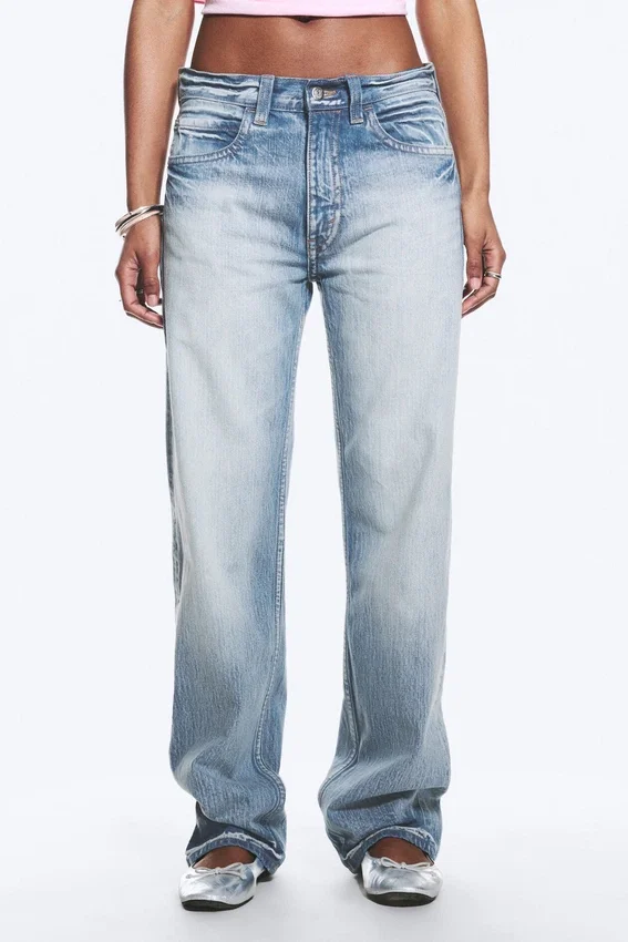 Vaqueros rectos unisex de talle bajo Anti – Blue Moon – Azul claro | Cheap Monday GB Vaqueros rectos unisex de talle bajo Anti – Blue Moon – Azul claro | Cheap Monday GB