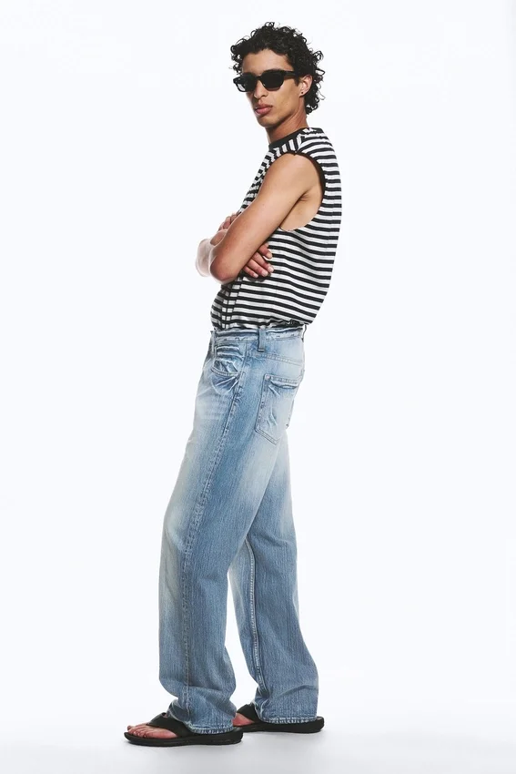Vaqueros rectos unisex de talle bajo Anti – Blue Moon – Azul claro | Cheap Monday GB Vaqueros rectos unisex de talle bajo Anti – Blue Moon – Azul claro | Cheap Monday GB