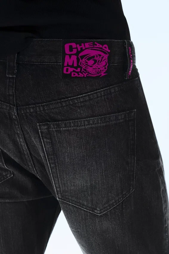 Vaqueros rectos unisex de talle bajo «Anti» – Negro lavado | Cheap Monday GB Vaqueros rectos unisex de talle bajo «Anti» – Negro lavado | Cheap Monday GB