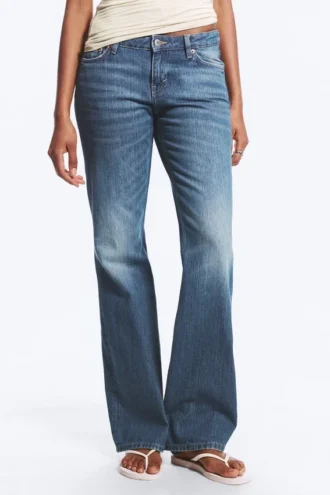 Vaqueros slim de talle bajo con corte acampanado Nova – Mine Blue – Azul medio Vaqueros slim de talle bajo con corte acampanado Nova – Mine Blue – Azul medio