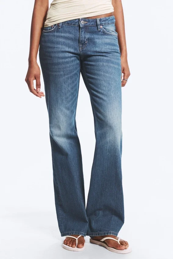 Vaqueros slim de talle bajo con corte acampanado Nova – Mine Blue – Azul medio Vaqueros slim de talle bajo con corte acampanado Nova – Mine Blue – Azul medio