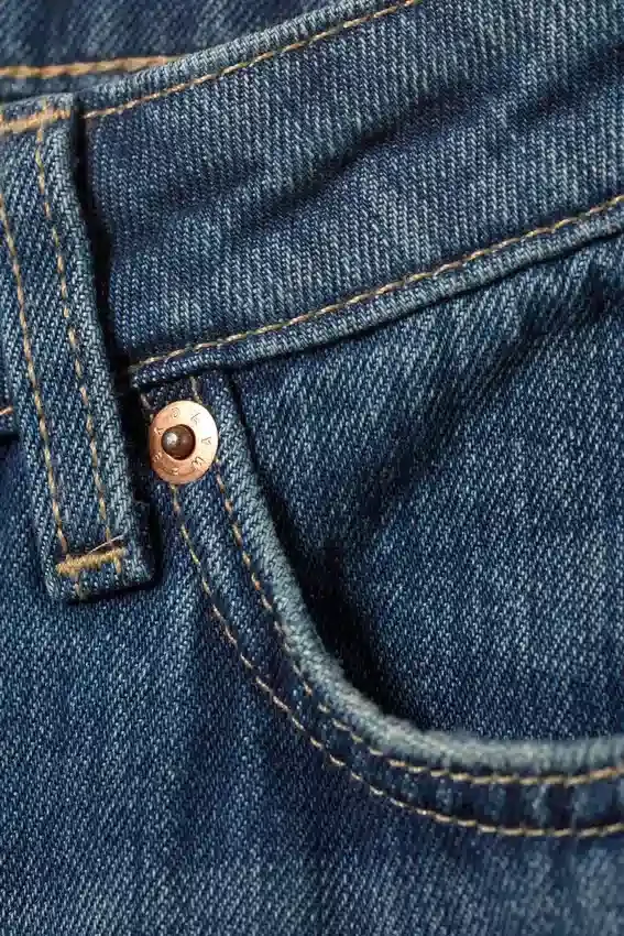 Vaqueros slim de talle bajo con corte acampanado Nova – Mine Blue – Azul medio Vaqueros slim de talle bajo con corte acampanado Nova – Mine Blue – Azul medio
