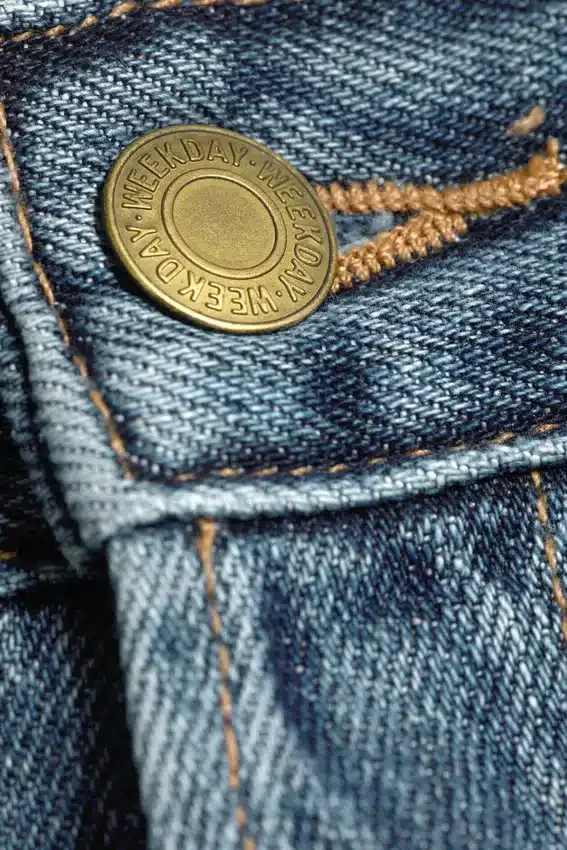 Vaqueros Space de talle medio, corte recto y holgado con pinzas – Azul moteado – Azul oscuro Vaqueros Space de talle medio, corte recto y holgado con pinzas – Azul moteado – Azul oscuro